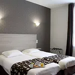 Logis -hotel & Restaurant De La Place Hotel