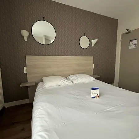 Logis -hotel & Restaurant De La Place Hotel