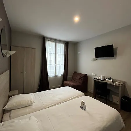 Logis -hotel & Restaurant De La Place 3* אונאי-סור-אודון