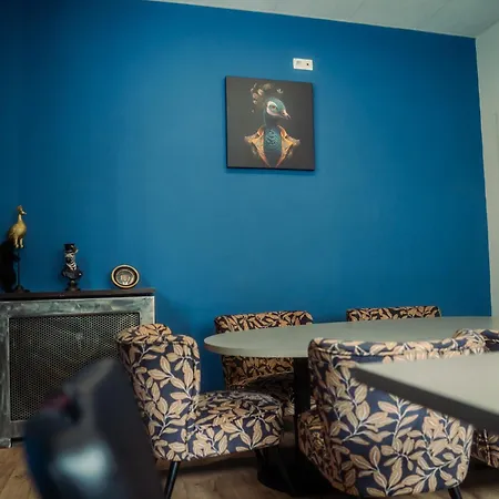Logis -hotel&restaurant De La Place 3*