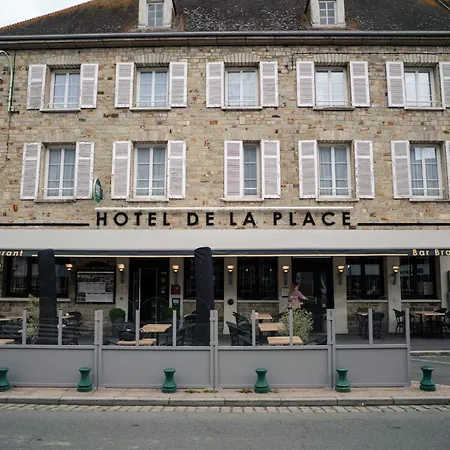 מלון Logis -hotel & Restaurant De La Place 3*