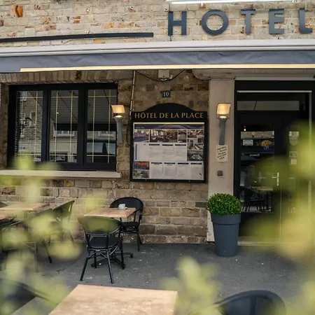 Hotel Logis -hotel & Restaurant De La Place 3*