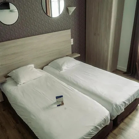 Logis -hotel & Restaurant De La Place Ξενοδοχείο Les Monts d'Aunay