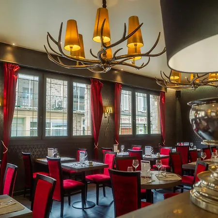 Logis -hotel & Restaurant De La Place 3* Les Monts d'Aunay