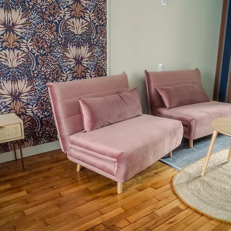 Logis -hotel & Restaurant De La Place Les Monts d'Aunay