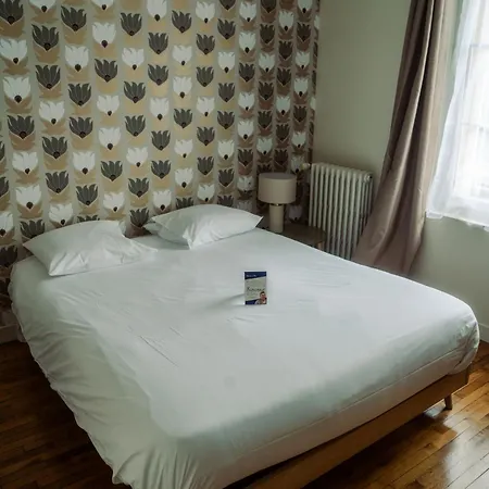 Logis -hotel & Restaurant De La Place Hotel 3*