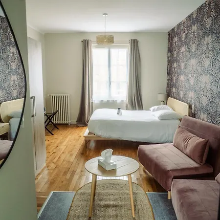 Logis -hotel & Restaurant De La Place Ξενοδοχείο