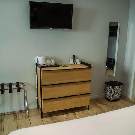 Logis -hotel & Restaurant De La Place 3*