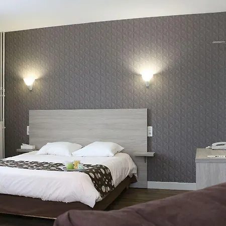 Logis -hotel & Restaurant De La Place Hotel 3*