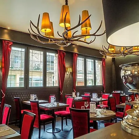 Logis -hotel & Restaurant De La Place Hotel