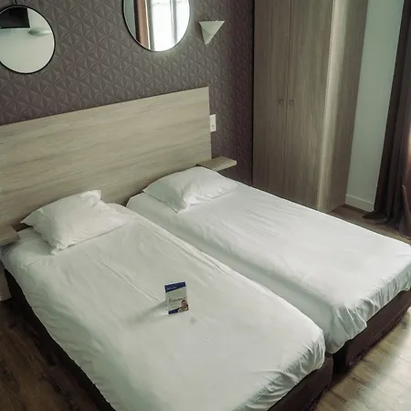 Logis -hotel & Restaurant De La Place Ξενοδοχείο 3*