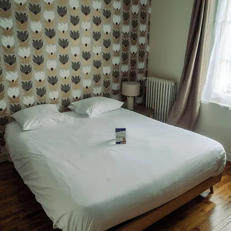Logis -hotel & Restaurant De La Place Ξενοδοχείο