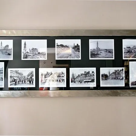 Logis -hotel & Restaurant De La Place אונאי-סור-אודון