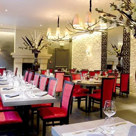 מלון Logis -hotel & Restaurant De La Place 3*