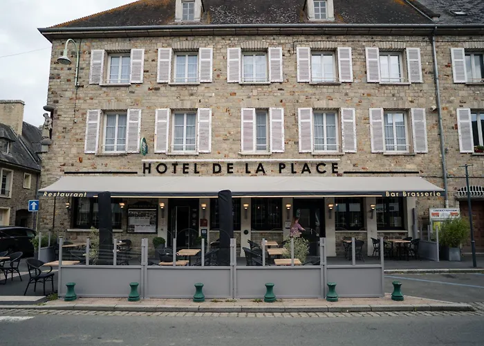 מלון Logis -hotel & Restaurant De La Place 3*