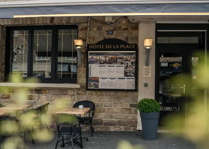 Hotel Logis -hotel & Restaurant De La Place 3*