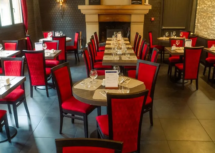 מלון Logis -hotel & Restaurant De La Place אונאי-סור-אודון