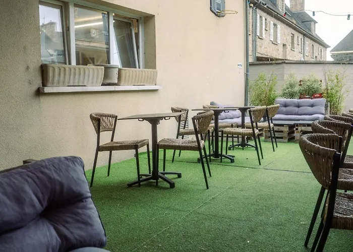 Logis -hotel & Restaurant De La Place Les Monts d'Aunay