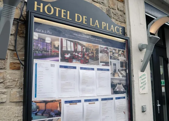 מלון Logis -hotel & Restaurant De La Place 3*