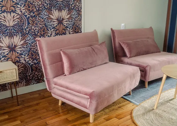 Logis -hotel & Restaurant De La Place אונאי-סור-אודון