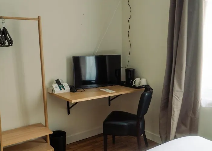 מלון Logis -hotel & Restaurant De La Place אונאי-סור-אודון