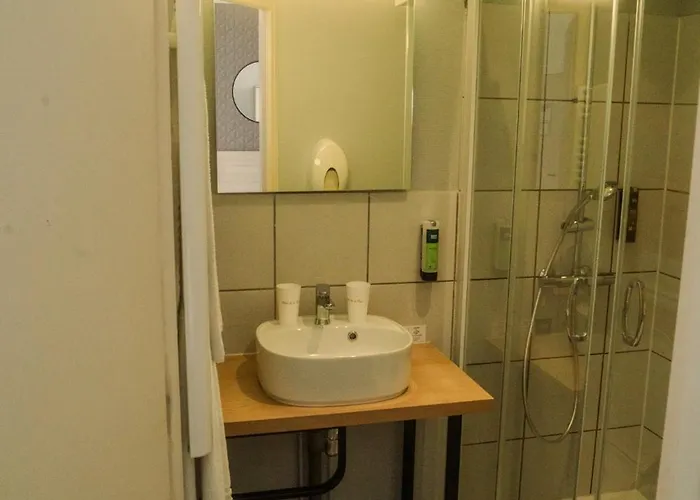 Logis -hotel & Restaurant De La Place 3* Les Monts d'Aunay